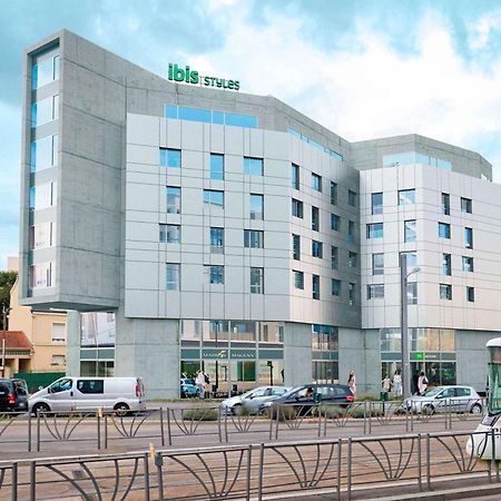Hotel Ibis Styles Bezons Paris La Defense Exterior foto