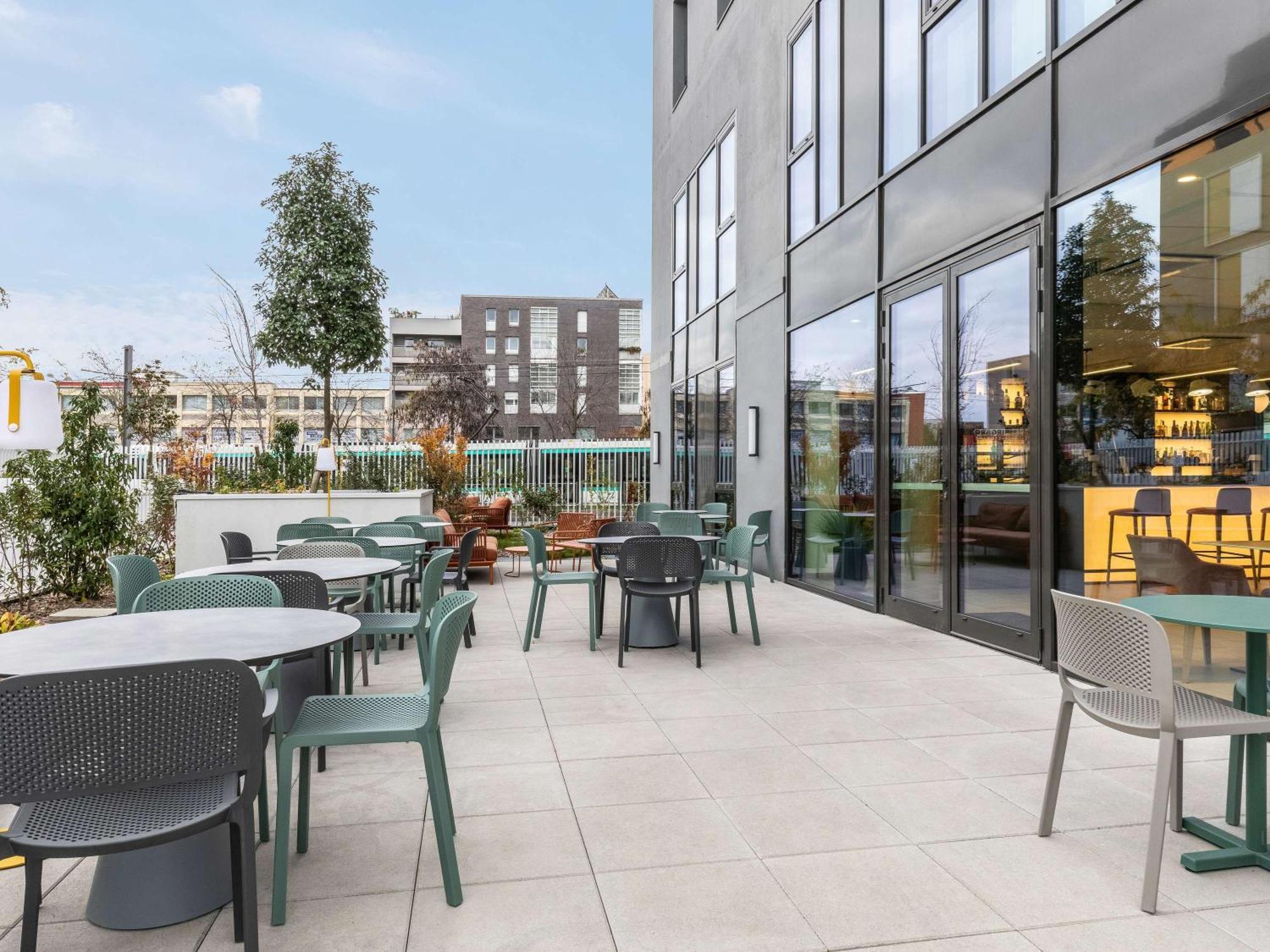 Hotel Ibis Styles Bezons Paris La Defense Exterior foto