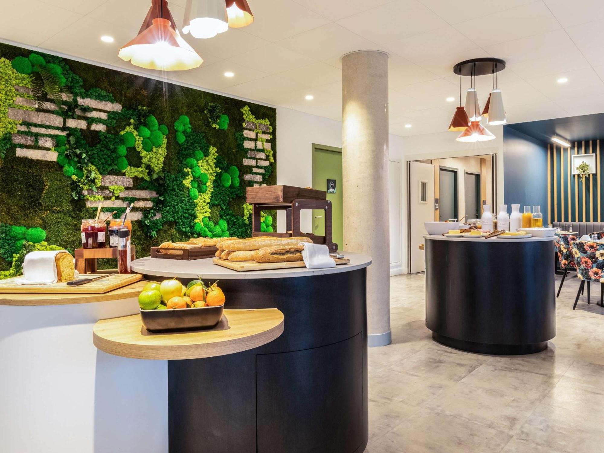 Hotel Ibis Styles Bezons Paris La Defense Exterior foto
